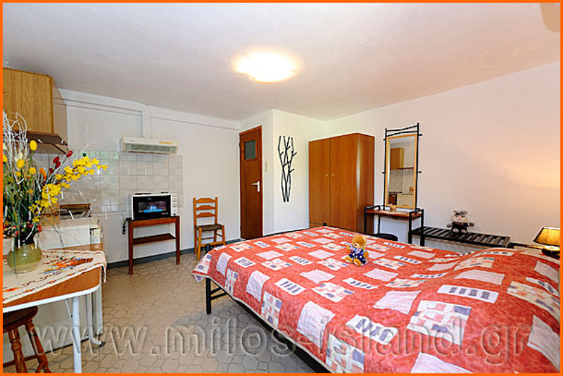 Iremia Rooms Adamantas  Buitenkant foto